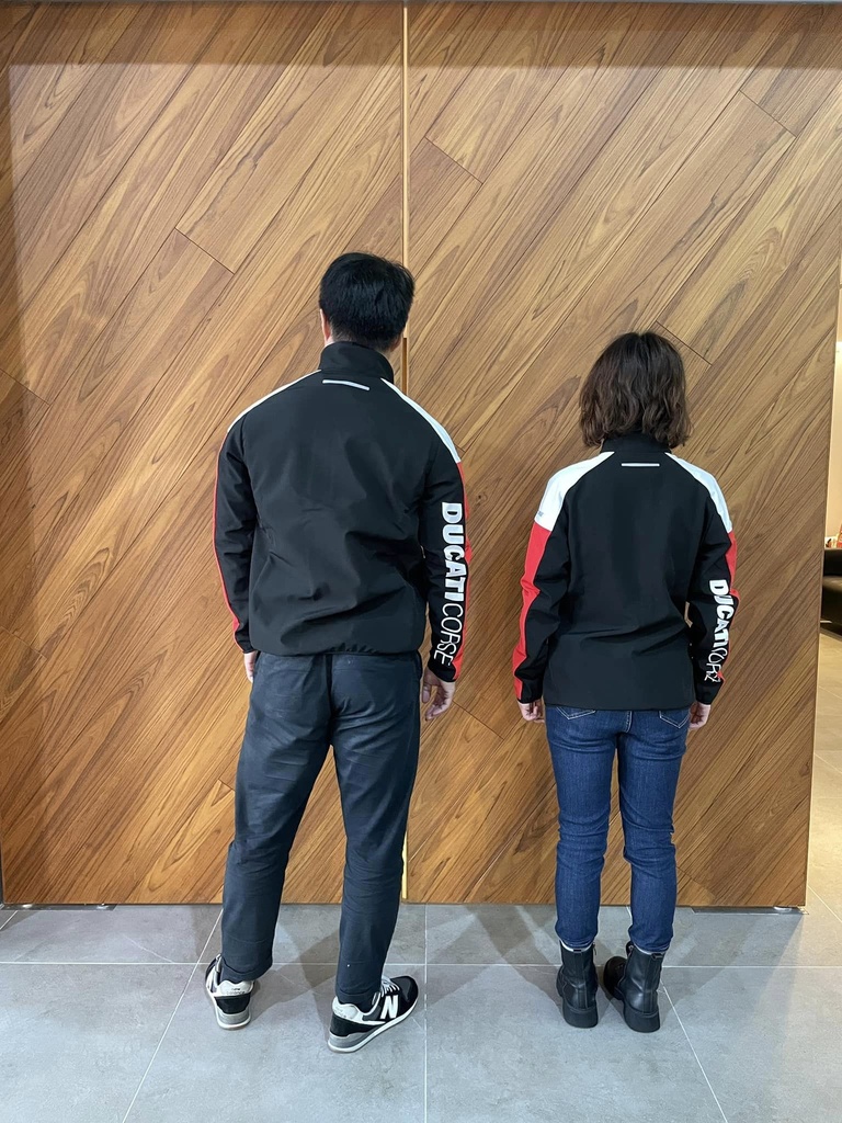 98770781_2.jpg (326 KB)