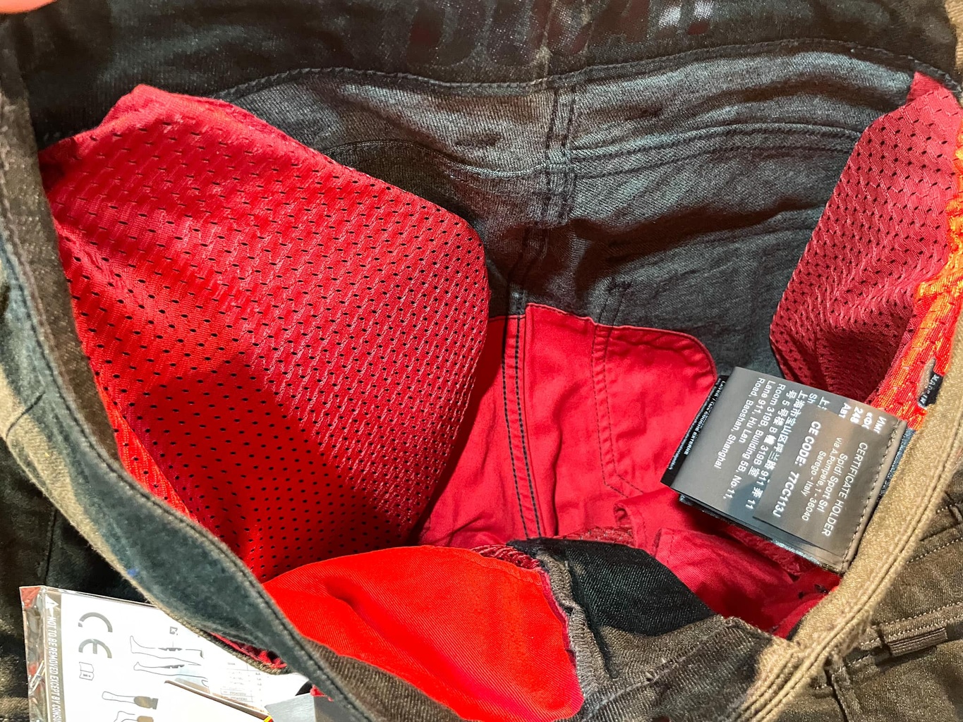 9810761_4.jpg (692 KB)