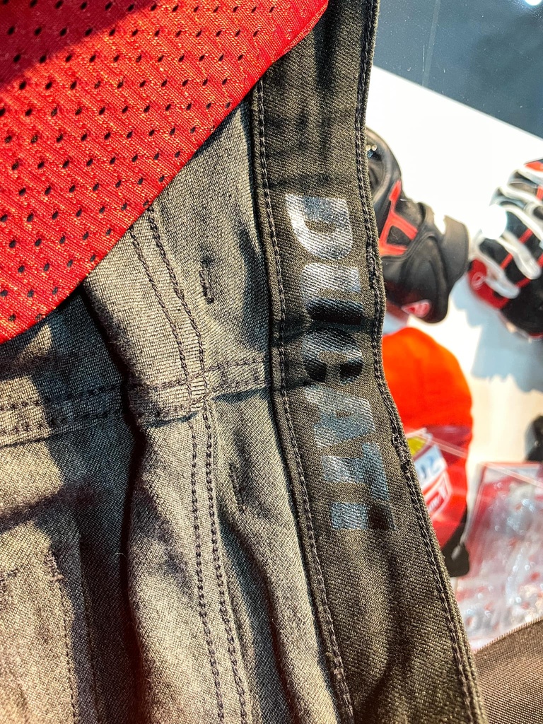 9810761_5.jpg (491 KB)