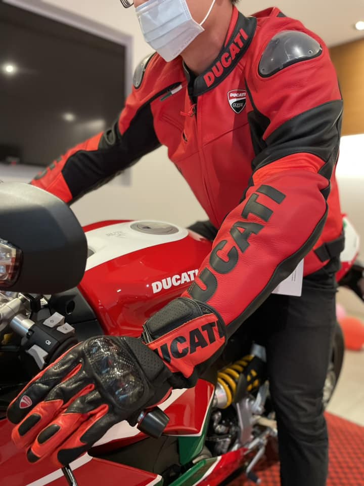 981074148_3.jpg (65 KB)