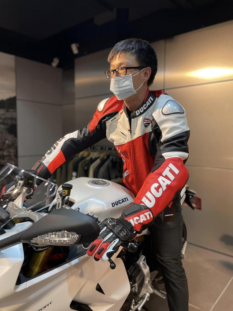 9810742_3.jpg (193 KB)