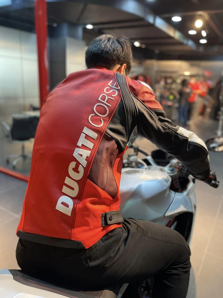 9810742_4.jpg (202 KB)