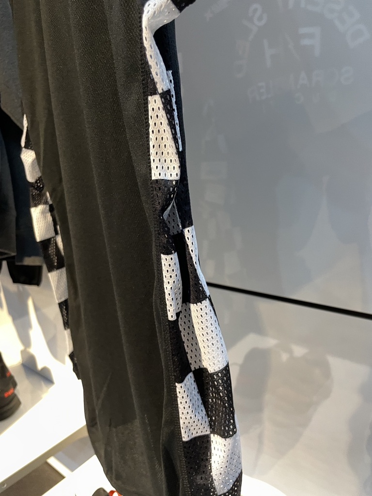 S__184524848_0.jpg (200 KB)